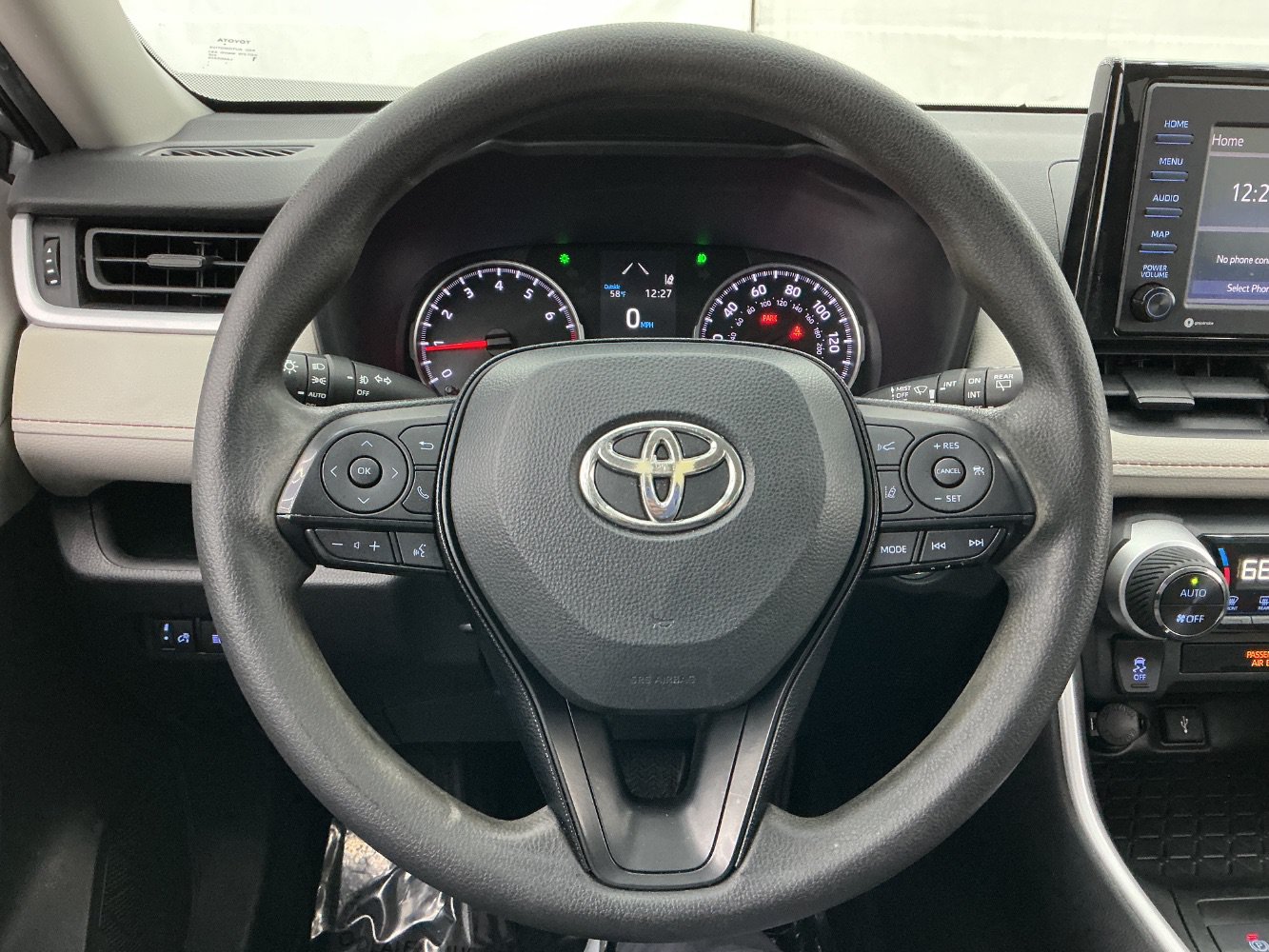 Used 2020 Toyota RAV4 XLE FWD image 31