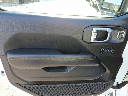 Certified 2021 Jeep Wrangler Unlimited Sahara image 12