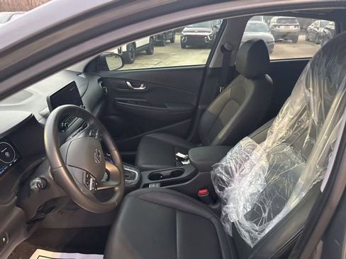 Used 2023 Hyundai Kona Limited w/ Cargo Package image 10