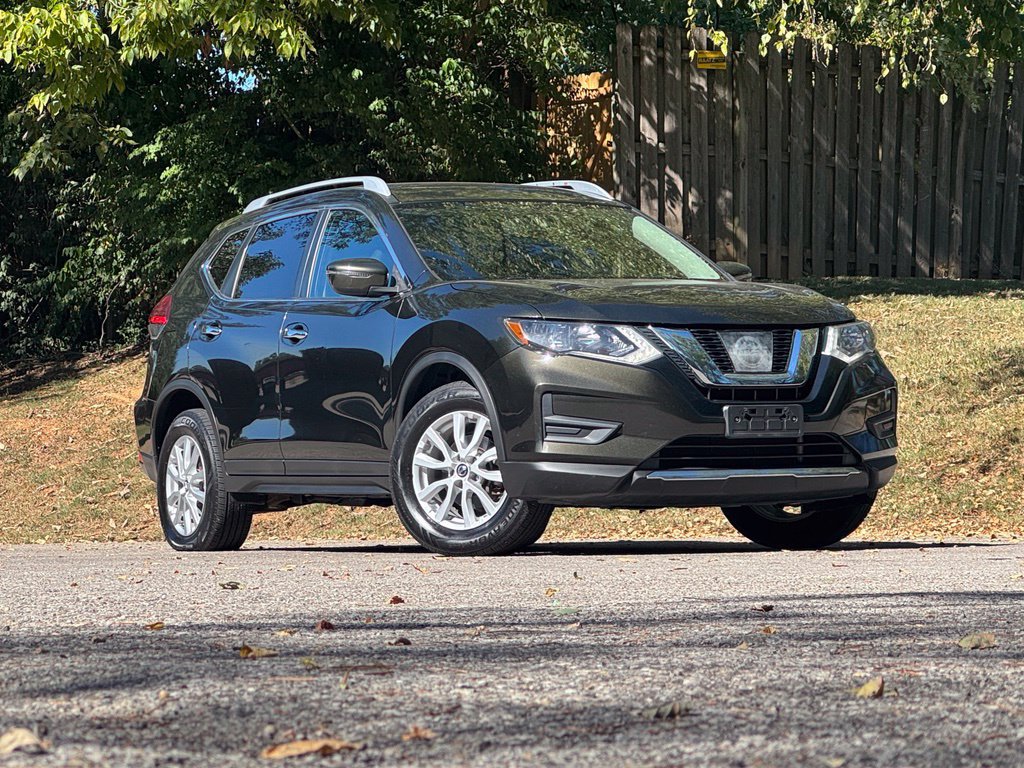 Used 2017 Nissan Rogue SV AWD/4WD image 2