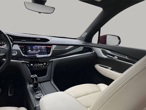 Certified 2023 Cadillac XT6 Sport w/ Technology Package image 24