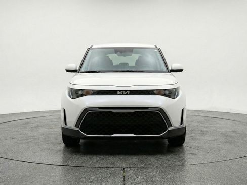 Used 2025 Kia Soul LX w/ LX Technology Package FWD image 2
