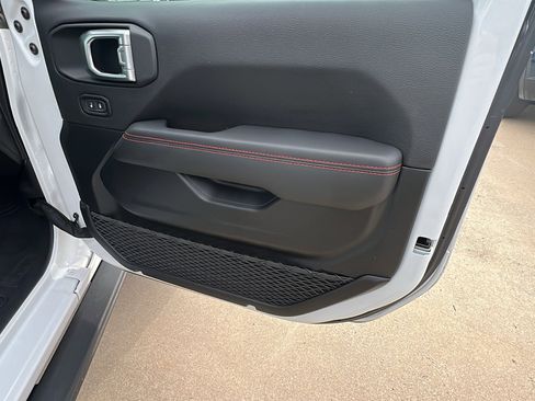 Used 2021 Jeep Wrangler Unlimited Rubicon image 18