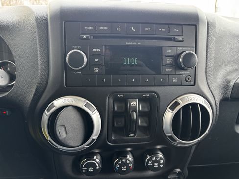 Used 2011 Jeep Wrangler Unlimited Rubicon w/ Dual Top Group image 12