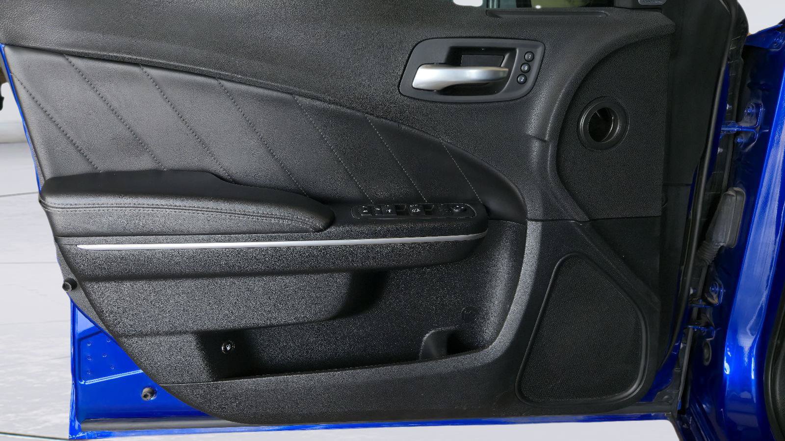 Used 2018 Dodge Charger R/T w/ Plus Group RWD image 12