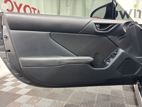 Used 2023 Toyota GR86 w/ ALL Weather Mat Package (TMS) RWD image 15