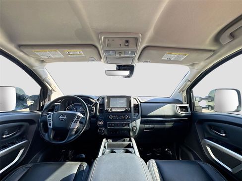 Used 2023 Nissan Titan SV w/ SV Convenience Package image 22