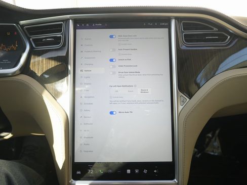 Used 2013 Tesla Model S Performance image 46