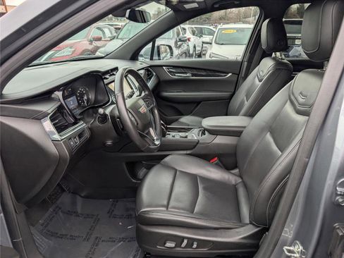 Used 2022 Cadillac XT6 Premium Luxury image 18