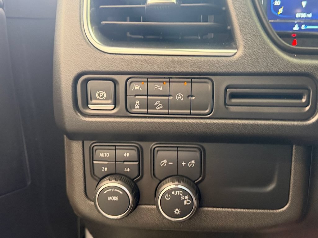 Used 2024 Chevrolet Tahoe Z71 AWD/4WD image 25