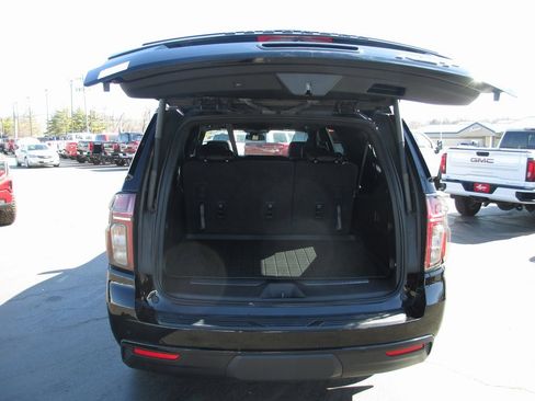 Used 2023 Chevrolet Suburban RST image 8