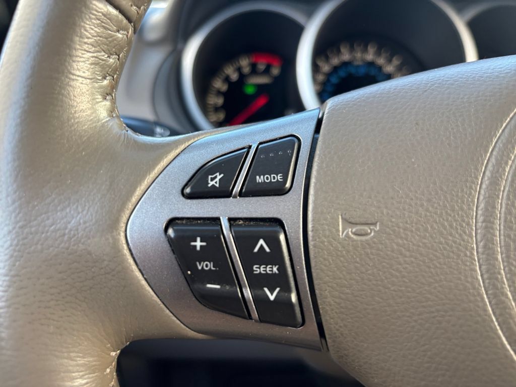 Used 2012 Suzuki Grand Vitara Limited AWD/4WD image 25