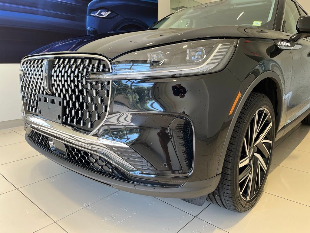 Used 2026 Lincoln Aviator Reserve AWD/4WD image 12
