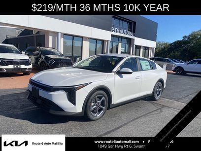 New 2025 Kia K4 LXS