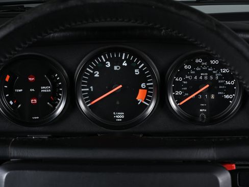 Used 1988 Porsche 911 Carrera RWD image 21