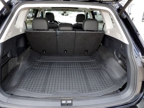 Used 2020 Volkswagen Tiguan SEL AWD/4WD image 12