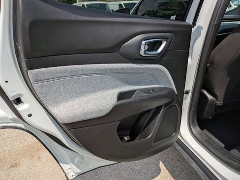 Used 2023 Jeep Compass Sport image 15