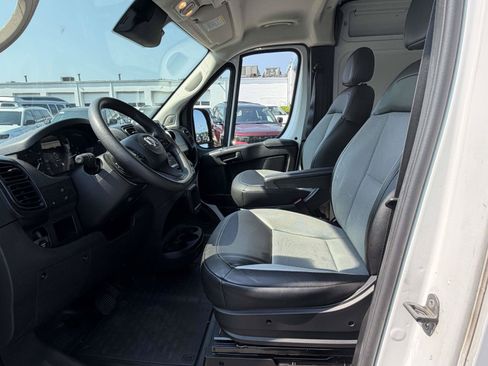 Used 2024 RAM ProMaster 2500 w/ Convenience Group FWD image 28