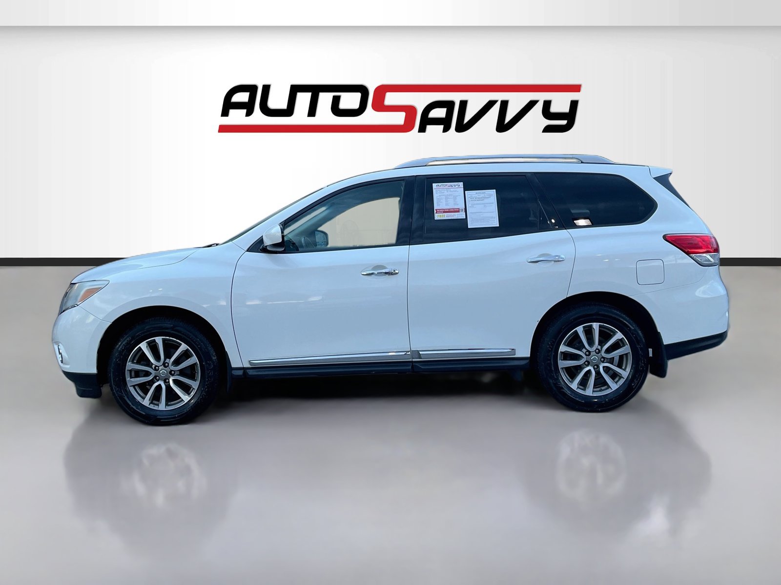 Used 2014 Nissan Pathfinder SL w/ SL Tech Package AWD/4WD image 4