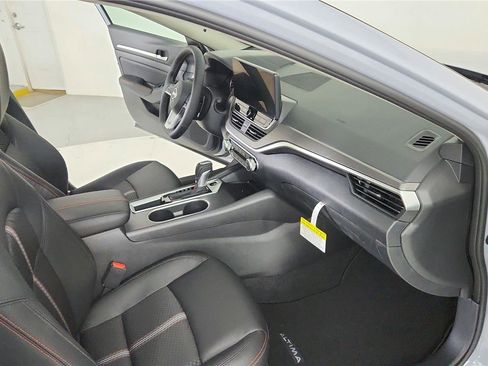 New 2026 Nissan Altima 2.5 SR image 19