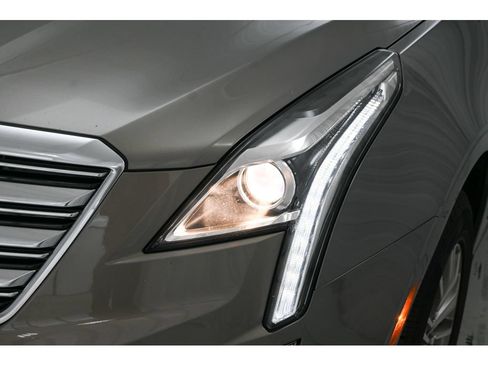 Used 2018 Cadillac XT5 Luxury w/ Driver Awareness Package FWD image 23