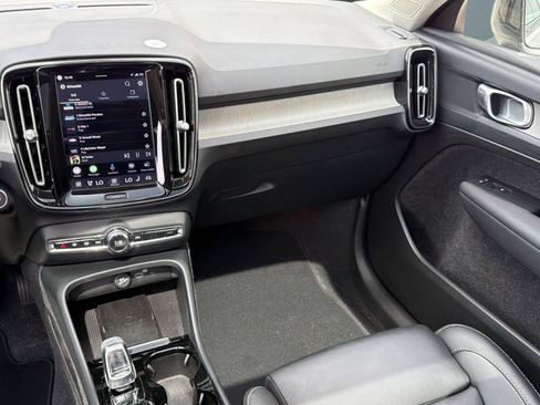 Certified 2023 Volvo XC40 B4 Plus w/ Protection Package Premier FWD image 26