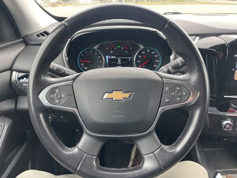 Used 2018 Chevrolet Traverse LT image 16