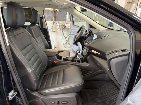 Used 2019 Ford Escape Titanium AWD/4WD image 26