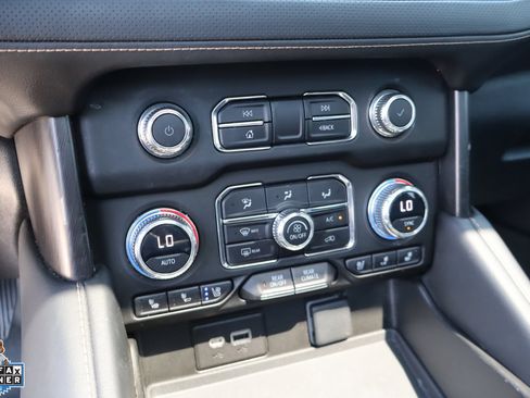 Used 2023 GMC Yukon XL AT4 AWD/4WD image 21