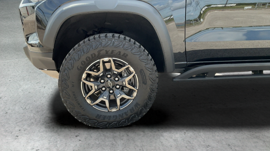 Used 2026 Chevrolet Colorado ZR2 w/ Technology Package AWD/4WD image 26