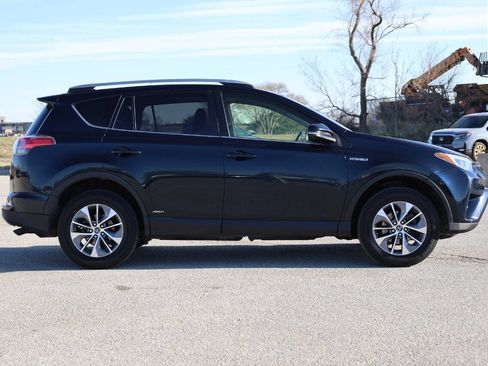 Used 2018 Toyota RAV4 XLE image 7