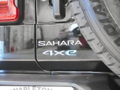Certified 2025 Jeep Wrangler Sahara 4xe w/ Safety Group image 7
