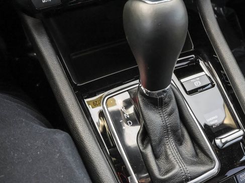 New 2025 Jeep Compass Latitude w/ Sun & Sound Group image 22