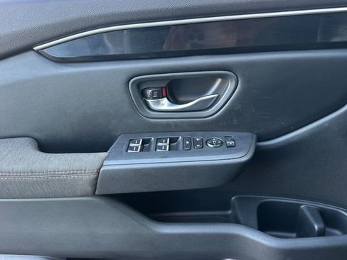 Certified 2023 Honda Pilot Sport image 12