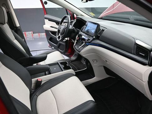 Used 2025 Honda Odyssey Elite image 55