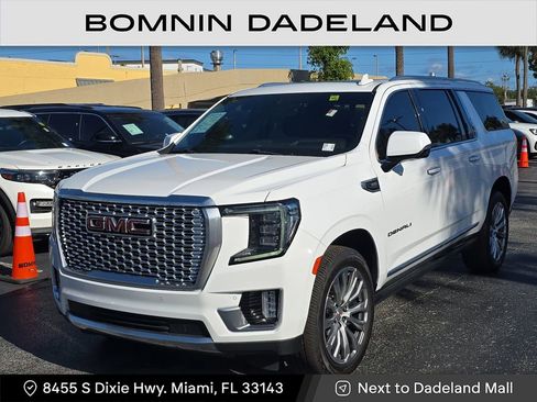 Used 2022 GMC Yukon XL Denali w/ Denali Premium Package image 2