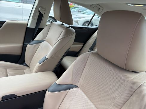 Used 2019 Lexus ES 300h w/ Luxury Package image 6