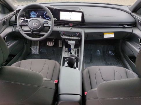 New 2025 Hyundai Elantra SEL FWD image 14