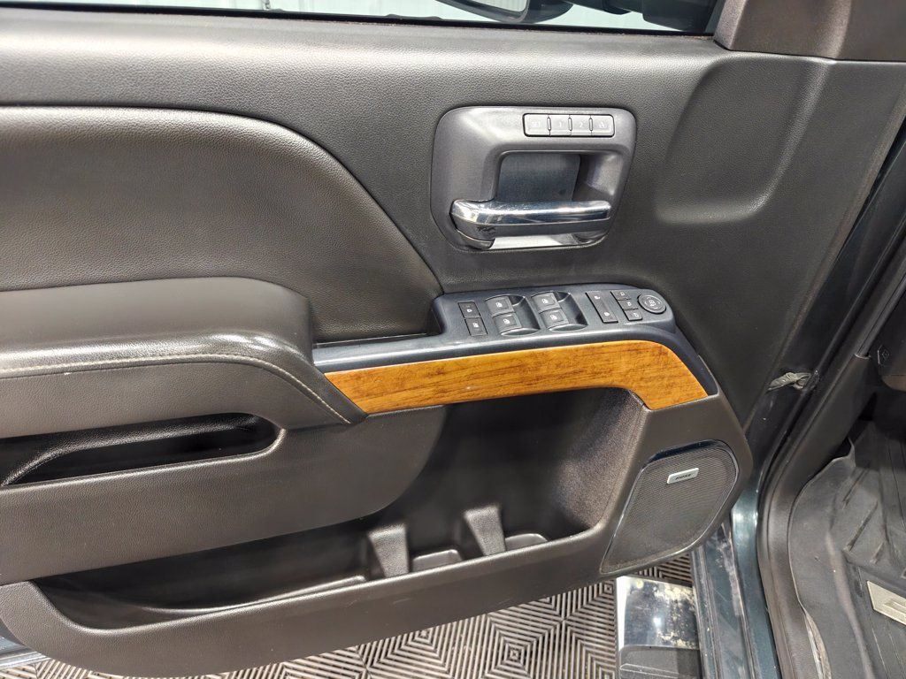 Used 2018 Chevrolet Silverado 2500 High Country w/ Duramax Plus Package AWD/4WD image 46