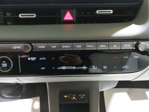 New 2026 Hyundai Ioniq 5 Limited image 24