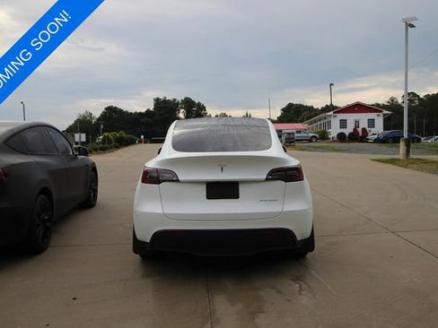 Used 2023 Tesla Model Y Long Range AWD/4WD image 2