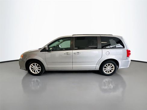 Used 2015 Dodge Grand Caravan SXT image 7