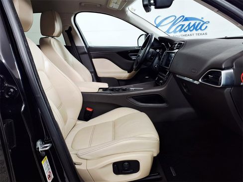 Used 2017 Jaguar F-PACE Prestige image 11
