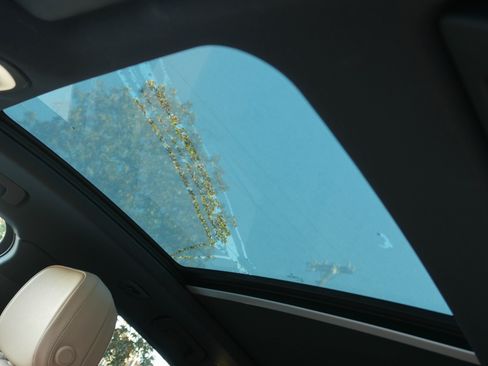 Used 2024 Porsche Macan image 15