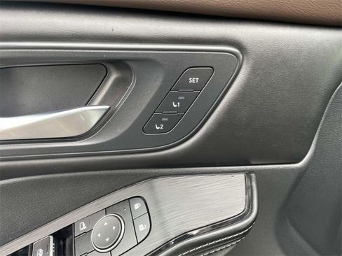 Used 2023 Nissan Rogue SL w/ SL Premium Package image 13