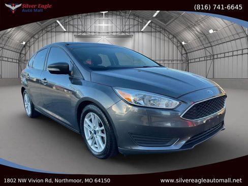 Used 2016 Ford Focus SE image 3