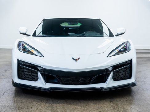 Used 2023 Chevrolet Corvette Z06 image 2