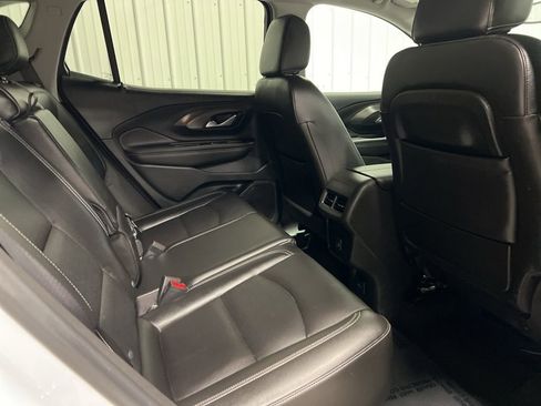 Certified 2022 GMC Terrain SLT image 10