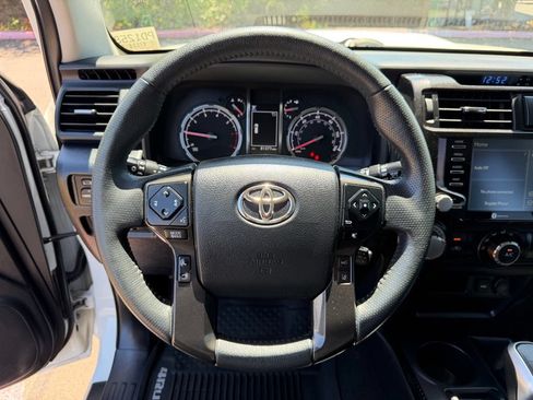 Used 2020 Toyota 4Runner TRD Off-Road Premium w/ Moonroof Package AWD/4WD image 19