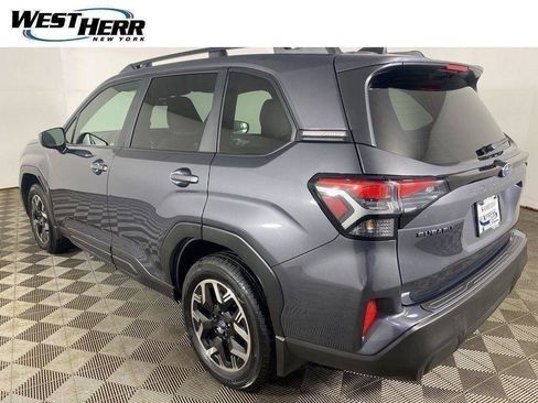 Used 2025 Subaru Forester Premium AWD/4WD image 52